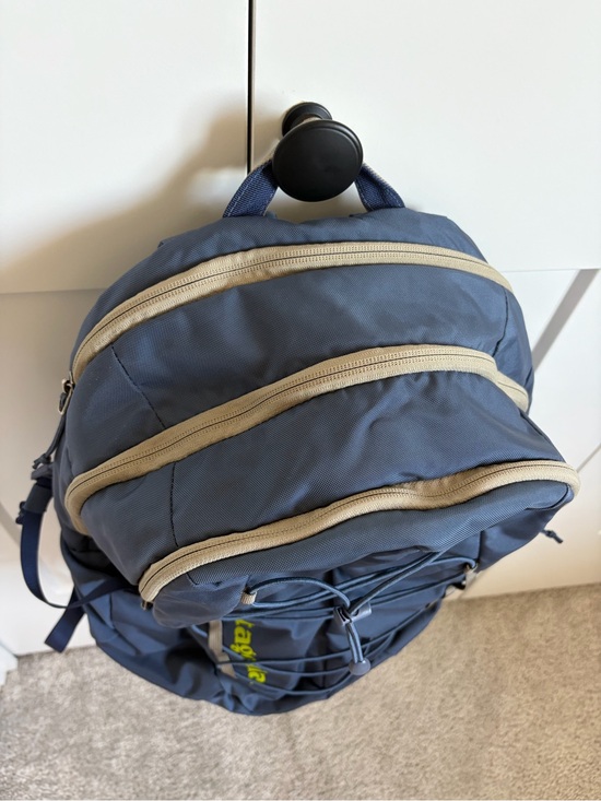 30l chacabuco backpack patagonia Pack Casual Adventure Outfitters Additional storage includes a dedicated desk caddy pocket Patagonia Refugio Day Pack 30L